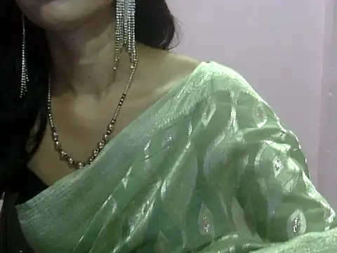 Snapshot of Laila_Cute chatting on 07-03-26, 02:56 Laila Cute online show from 07-03-26, 02:56