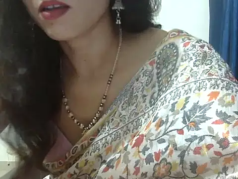 Snapshot of Laila_Cute chatting on 08-08-26, 11:18 Laila Cute online show from 08-08-26, 11:18