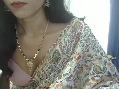 Snapshot of Laila_Cute chatting on 08-09-26, 03:55 Laila Cute online show from 08-09-26, 03:55