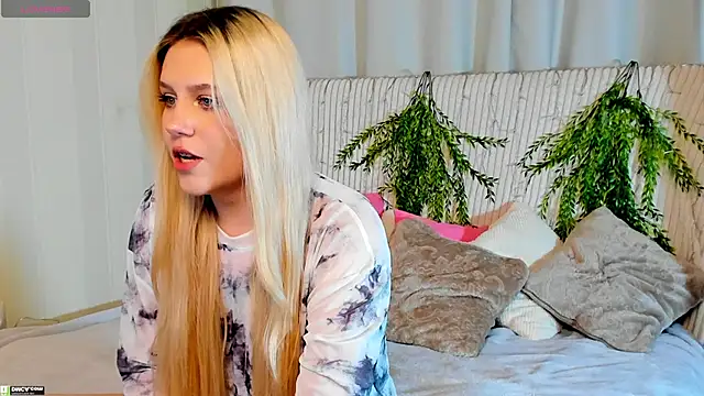 Malisha kiss online show from 10-25-25, 09:28