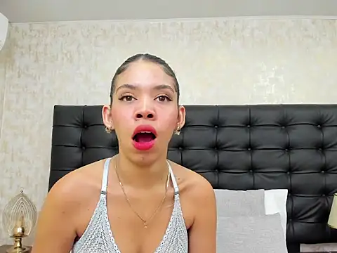 EmaGarcess online show from 10-08-25, 07:33