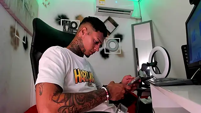 The boy dreams1 online show from 10-20-25, 02:01