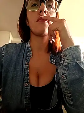 Jade 1-9 online show from 12-16-25, 05:40