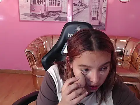 mia foster t online show from 10-03-25, 01:08