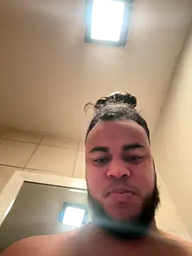 familia0210 online show from 12-02-25, 08:04