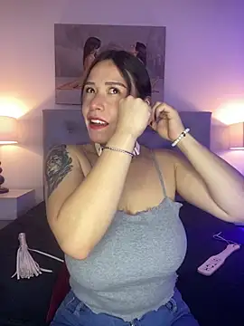 Snapshot of Mariaaam_ chatting on 10-23-25, 11:31 Mariaaam online show from 10-23-25, 11:31