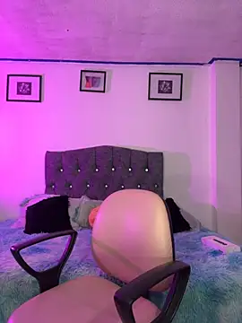 mitschellfox21 online show from 10-05-25, 03:16