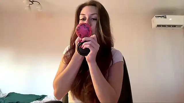 Snapshot of Nayra_flash chatting on 10-20-25, 12:05 Nayra flash online show from 10-20-25, 12:05