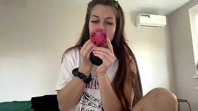 Snapshot of Nayra_flash chatting on 10-30-25, 11:11 Nayra flash online show from 10-30-25, 11:11