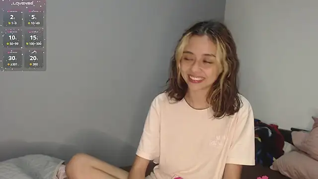 Snapshot of Brissazane chatting on 10-05-25, 04:11 Brissazane online show from 10-05-25, 04:11