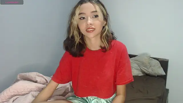 Snapshot of Brissazane chatting on 10-14-25, 04:13 Brissazane online show from 10-14-25, 04:13