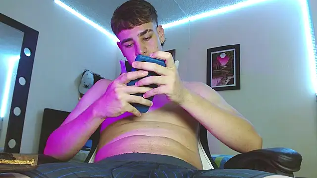 Snapshot of PapiNoha chatting on 10-10-25, 05:17 PapiNoha online show from 10-10-25, 05:17