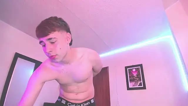 Snapshot of PapiNoha chatting on 10-25-25, 03:29 PapiNoha online show from 10-25-25, 03:29