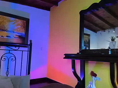 Snapshot of Zulyhenao chatting on 10-06-25, 09:51 Zulyhenao online show from 10-06-25, 09:51