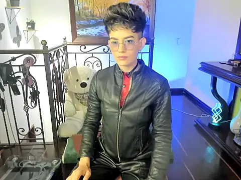 Snapshot of Zulyhenao chatting on 10-14-25, 02:23 Zulyhenao online show from 10-14-25, 02:23