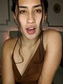 YoungHearXX online show from 10-04-25, 01:58