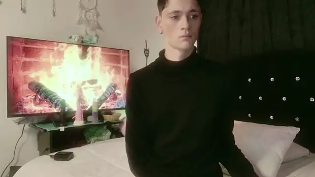 Tyler cat online show from 11-02-25, 03:03