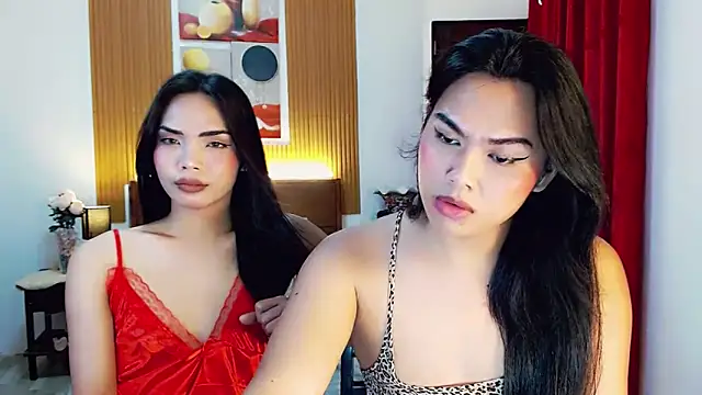 Snapshot of fallinLunaxX chatting on 10-19-25, 04:07 fallinLunaxX online show from 10-19-25, 04:07
