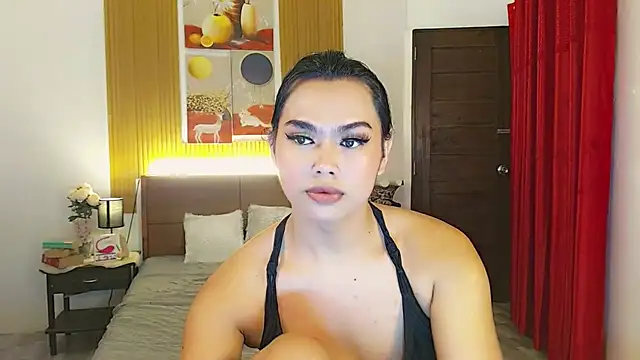 Snapshot of fallinLunaxX chatting on 10-20-25, 05:24 fallinLunaxX online show from 10-20-25, 05:24