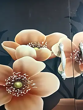 tulip-bae online show from 10-04-25, 04:54