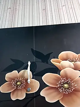 tulip-bae online show from 10-06-25, 03:20