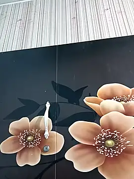 tulip-bae online show from 10-18-25, 12:57