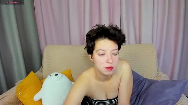 Sara Frayer online show from 11-12-25, 01:17