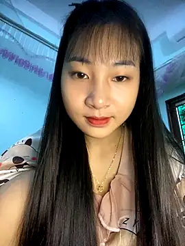 banlinh004 online show from 11-11-25, 02:44