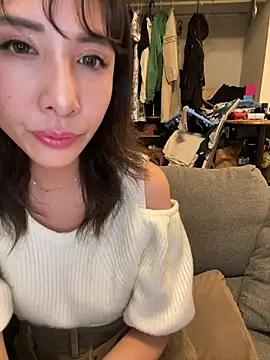 Snapshot of rena_rena_rena chatting on 10-29-25, 04:53 rena rena rena online show from 10-29-25, 04:53