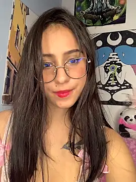 Alana Martinez  online show from 04-11-26, 02:16