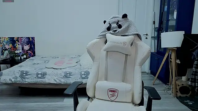 xAlisontiny online show from 11-18-25, 10:14