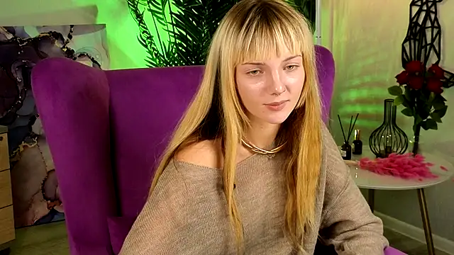 Snapshot of CelestaDicorcia chatting on 10-04-25, 09:40 CelestaDicorcia online show from 10-04-25, 09:40