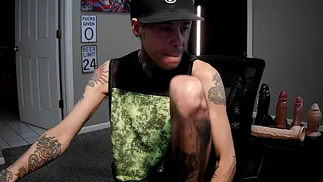 Michigan9000 online show from 11-27-25, 01:07