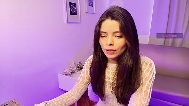 Snapshot of victoria_stern chatting on 10-13-25, 02:06 victoria stern online show from 10-13-25, 02:06