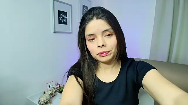 Snapshot of victoria_stern chatting on 10-22-25, 02:50 victoria stern online show from 10-22-25, 02:50