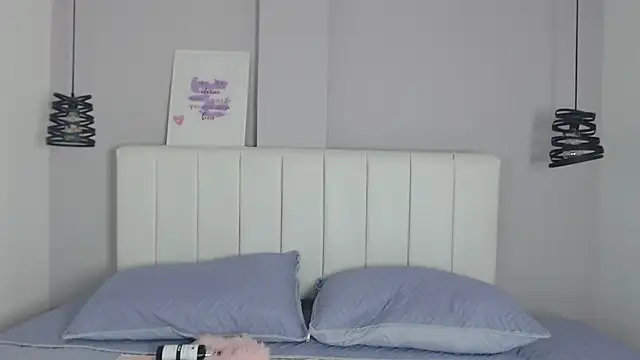 Snapshot of _Mariana02_ chatting on 10-02-25, 08:27  Mariana02  online show from 10-02-25, 08:27