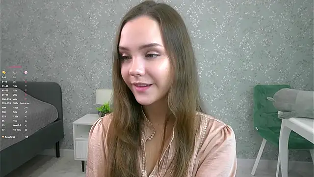 Snapshot of SweetSaraPie chatting on 10-13-25, 07:25 SweetSaraPie online show from 10-13-25, 07:25