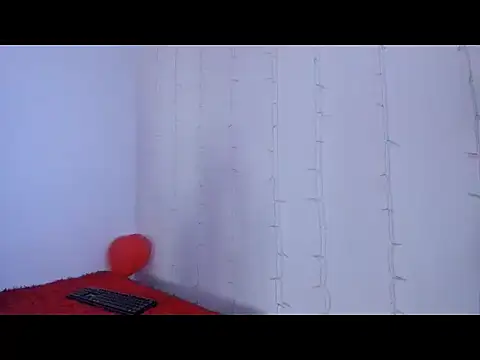 Snapshot of lili_latina47 chatting on 10-27-25, 01:15 lili latina47 online show from 10-27-25, 01:15