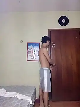 Snapshot of Mrdante23 chatting on 10-24-25, 03:03 Mrdante23 online show from 10-24-25, 03:03