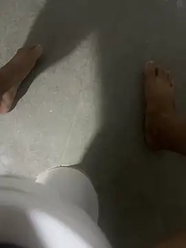 Snapshot of latexidn chatting on 10-22-25, 11:54 latexidn online show from 10-22-25, 11:54