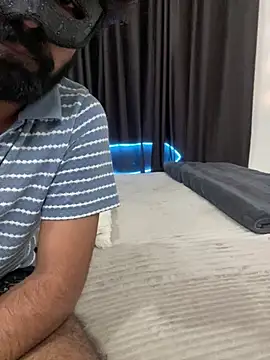 vickyandtania online show from 02-18-26, 04:36