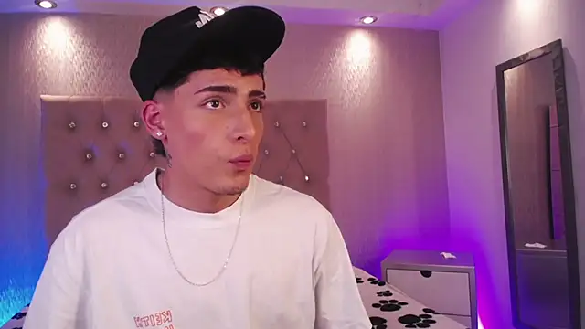 MateoMitchell online show from 11-11-25, 09:04