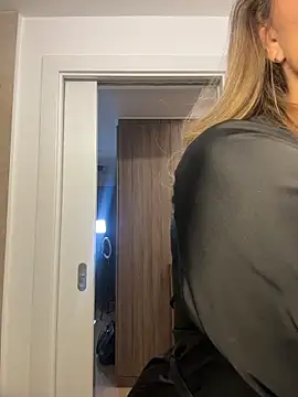 Snapshot of AvaMaddisson chatting on 02-25-26, 03:16 AvaMaddisson online show from 02-25-26, 03:16