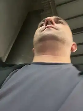 Snapshot of Mahrovmaxim chatting on 10-06-25, 06:49 Mahrovmaxim online show from 10-06-25, 06:49