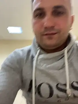 Snapshot of Mahrovmaxim chatting on 10-18-25, 05:25 Mahrovmaxim online show from 10-18-25, 05:25