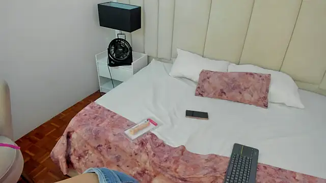 Alanha   online show from 11-22-25, 03:27