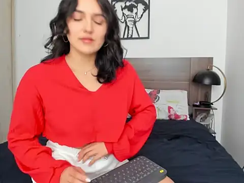 Snapshot of CutieHott chatting on 10-04-25, 04:27 CutieHott online show from 10-04-25, 04:27