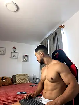 Ezzio Scolaro online show from 11-11-25, 12:05