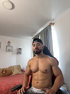 Ezzio Scolaro online show from 11-15-25, 12:56