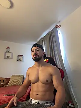 Ezzio Scolaro online show from 11-21-25, 12:04